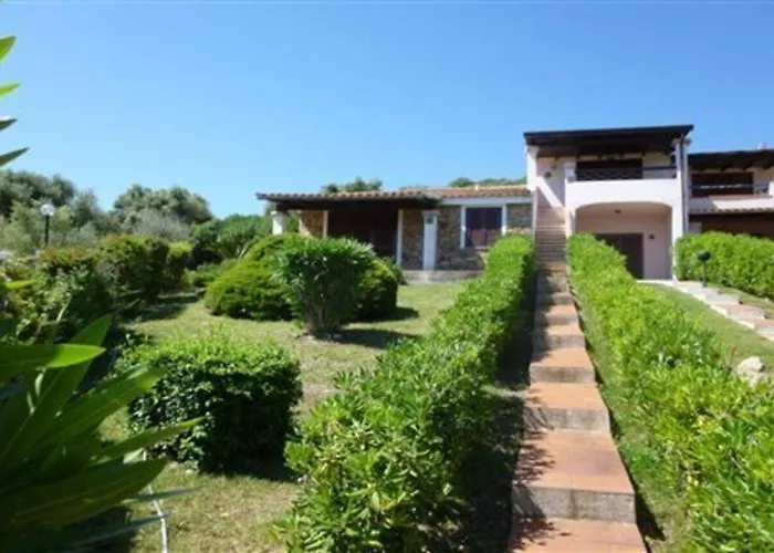 アパートホテル Porto Ottiolu Resort 3*