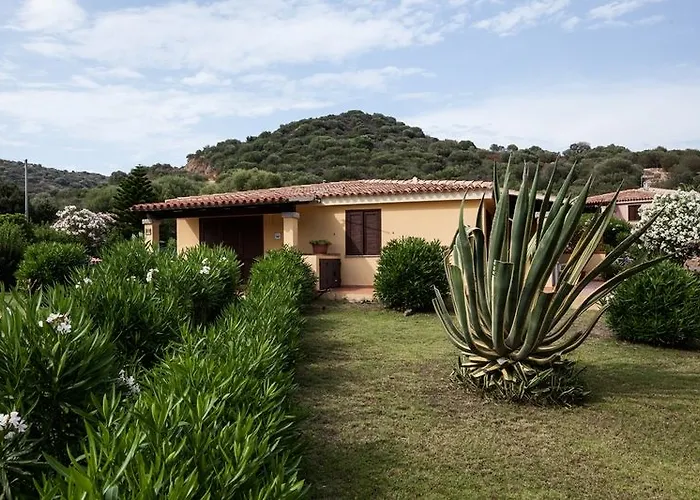 アパートホテル Porto Ottiolu Resort ポルト・オッティオル